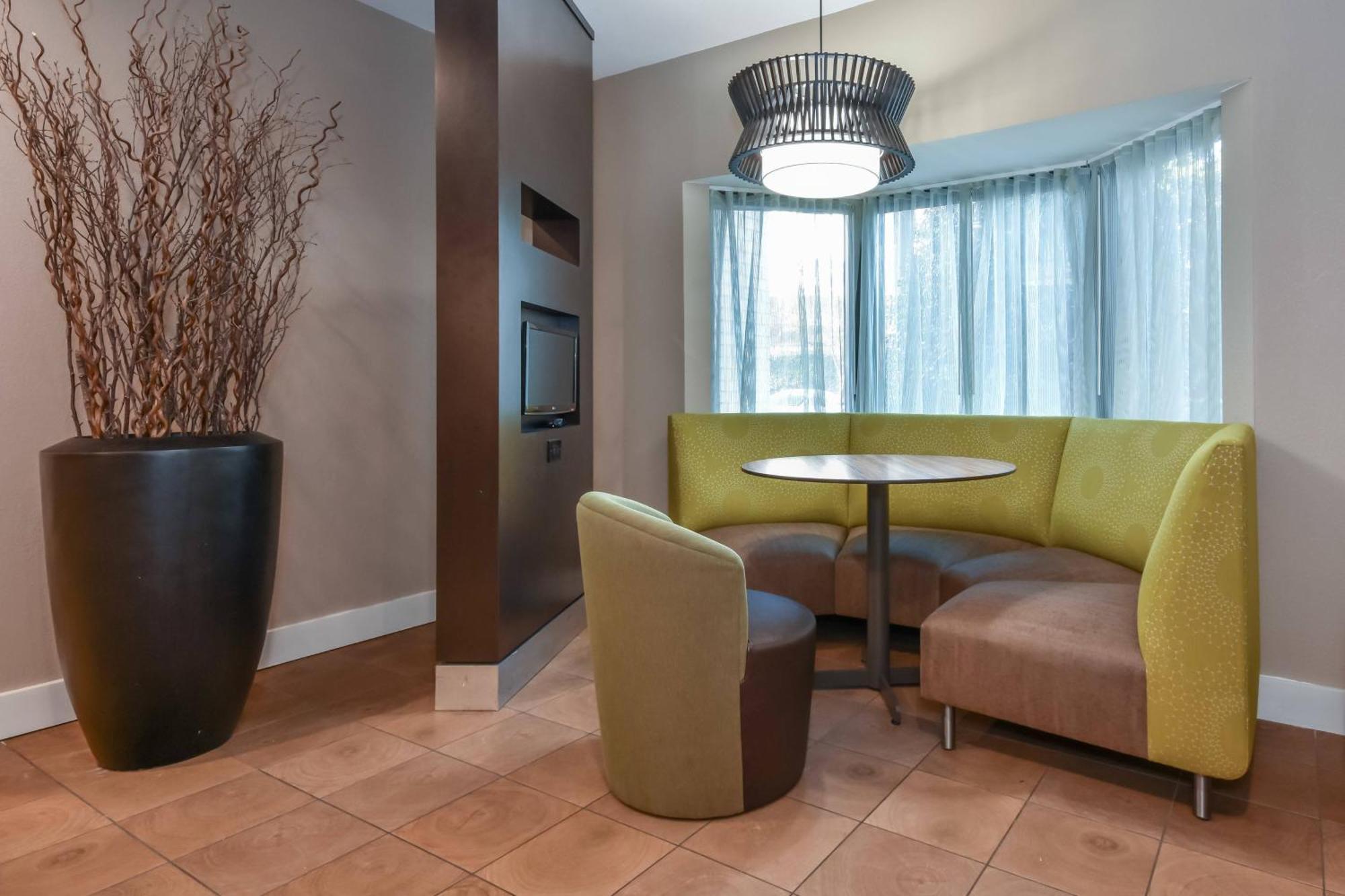 Courtyard By Marriott Charlotte Lake Norman Хънтърсвил Екстериор снимка