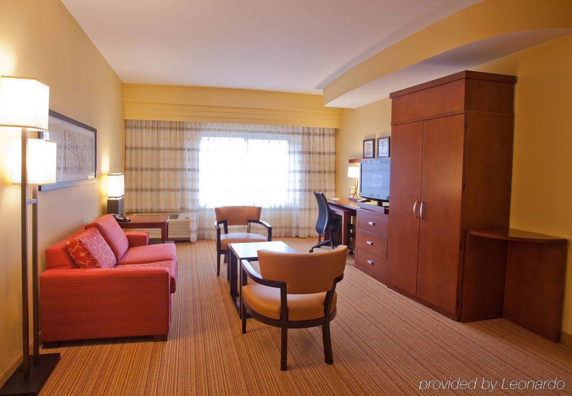 Courtyard By Marriott Charlotte Lake Norman Хънтърсвил Стая снимка