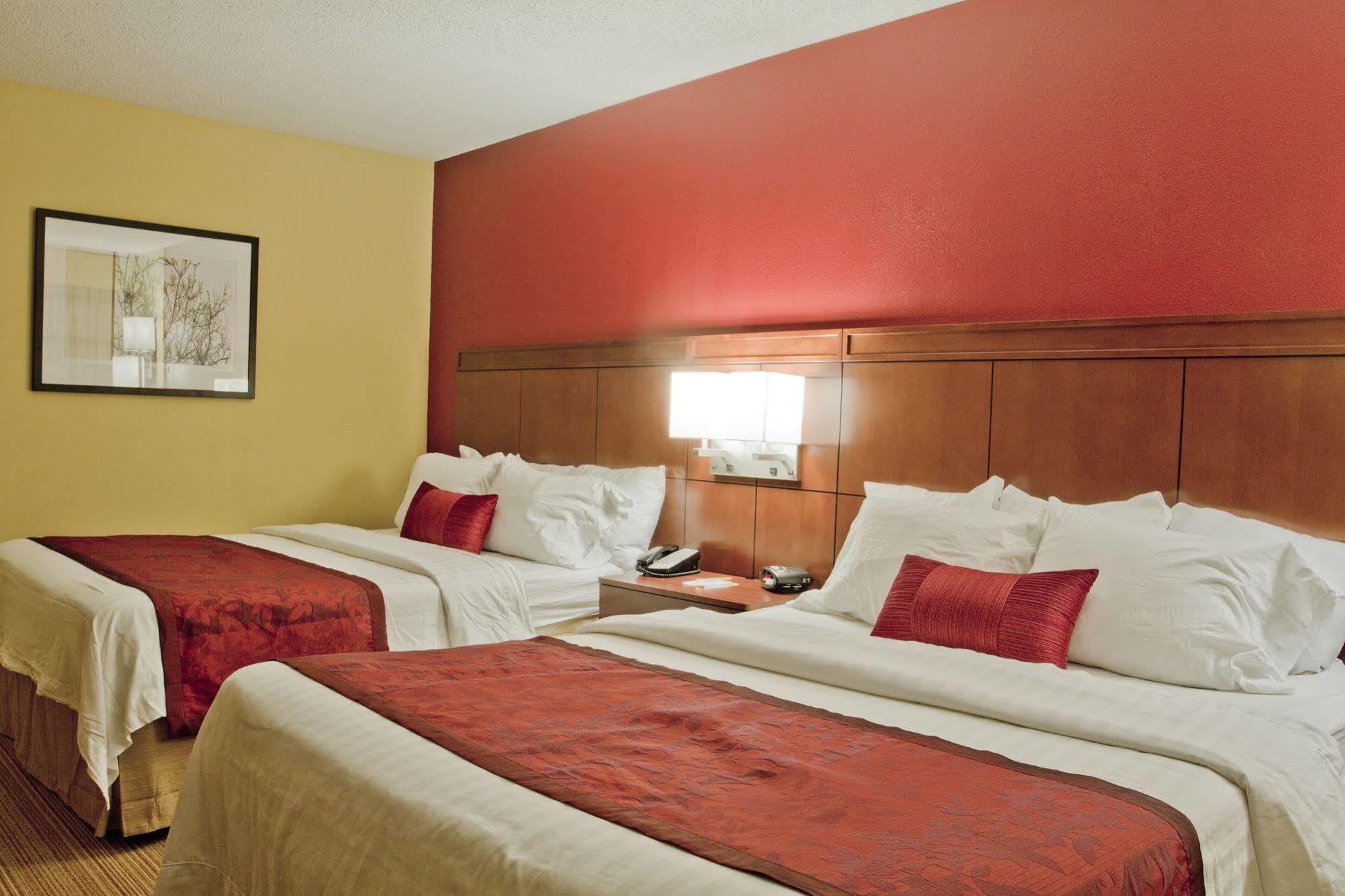 Courtyard By Marriott Charlotte Lake Norman Хънтърсвил Екстериор снимка